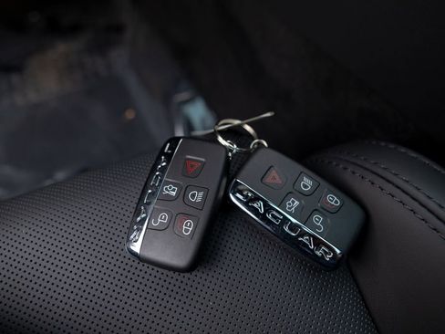 Used 2024 Jaguar F-TYPE R AWD/4WD image 47