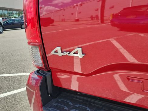 Used 2019 Toyota Tacoma SR w/ SR Convenience Package AWD/4WD image 5