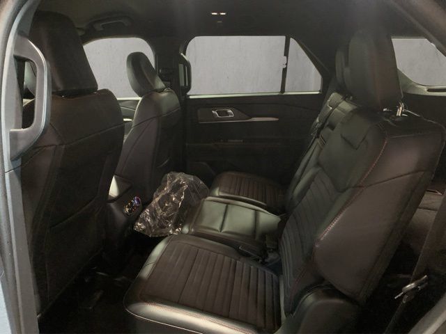 New 2026 Ford Explorer ST-Line w/ ST-Line Street Pack AWD/4WD image 5