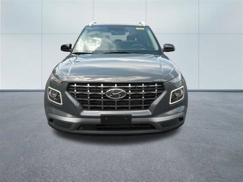 Used 2024 Hyundai Venue Limited FWD image 5