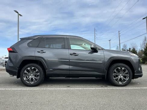 Used 2023 Toyota RAV4 XLE Premium image 3
