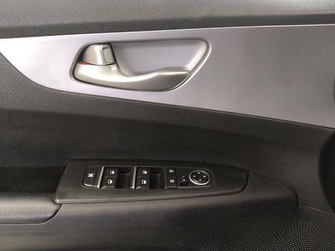 Used 2022 Kia Forte LXS FWD image 27