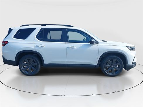 New 2025 Honda Pilot Sport image 4