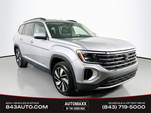 Used 2024 Volkswagen Atlas SE FWD image 1
