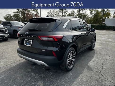 Used 2023 Ford Escape SE image 6