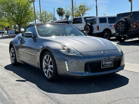 Used 2014 Nissan 370Z Roadster RWD image 10
