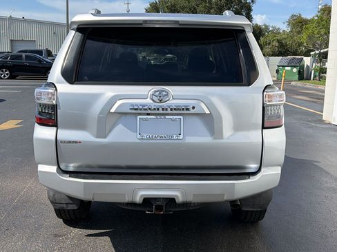 Used 2018 Toyota 4Runner SR5 RWD image 10
