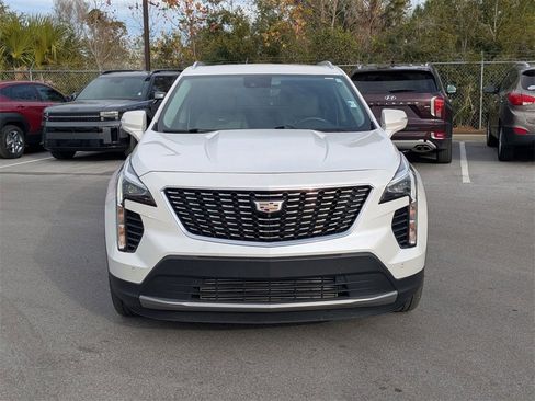Used 2022 Cadillac XT4 Premium Luxury w/ Enhanced Visibility Package image 2