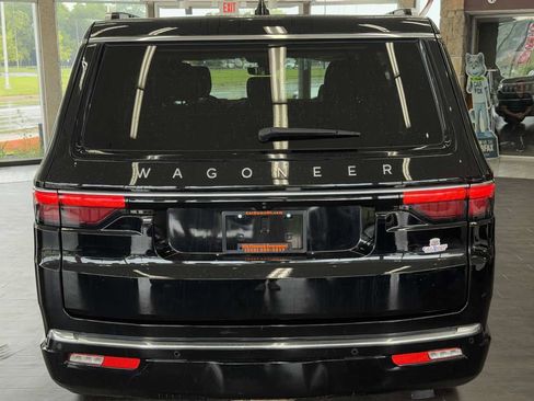 Used 2024 Jeep Wagoneer 4WD w/ Premium Group I image 17