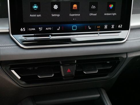 Used 2026 Volkswagen Tiguan SE R-Line AWD/4WD image 23