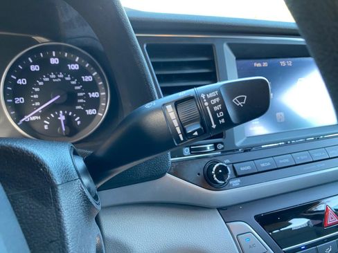 Used 2017 Hyundai Elantra SE image 54