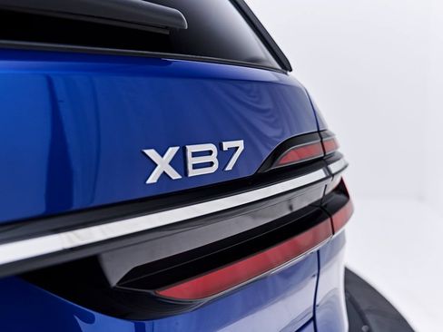 Used 2025 BMW ALPINA XB7 AWD/4WD image 23