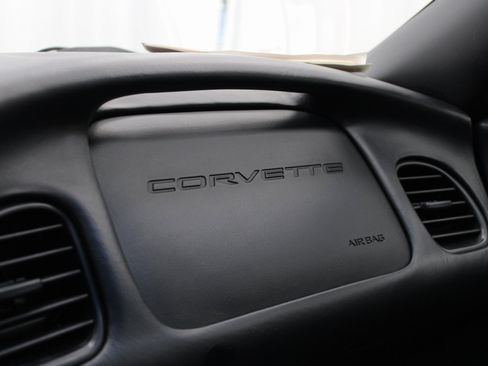 Used 2002 Chevrolet Corvette Base w/ Preferred Equipment Group1 image 40