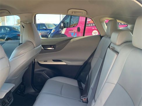 Used 2024 Toyota Venza XLE image 16