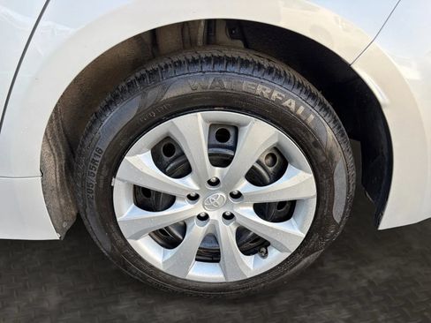 Used 2020 Toyota Corolla LE FWD image 38