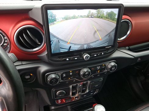 Used 2021 Jeep Wrangler Unlimited Rubicon AWD/4WD image 7