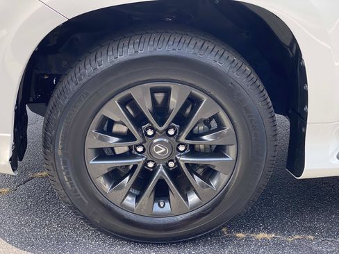 Used 2020 Lexus GX 460 Premium w/ Premium Package AWD/4WD image 11