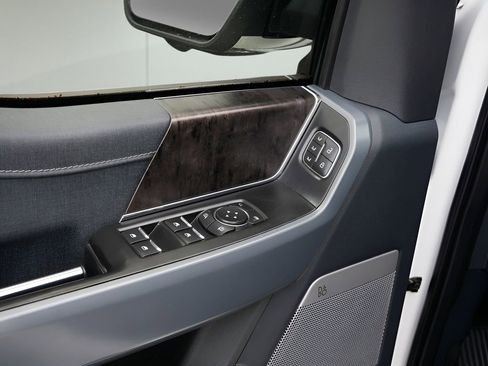 Used 2022 Ford F150 Lariat w/ Equipment Group 502A High AWD/4WD image 18