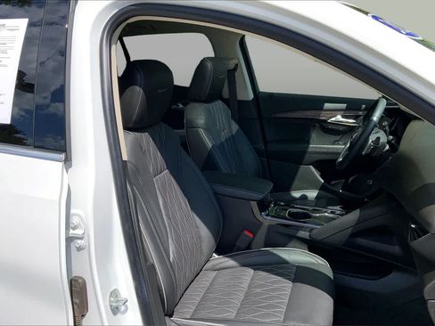 Used 2022 Buick Envision Avenir w/ Premium Seat Package AWD/4WD image 8