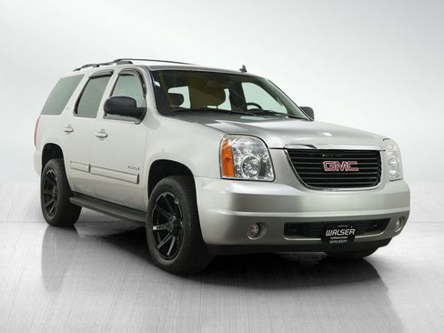 Used 2010 GMC Yukon SLT w/ SLT-2 Equipment Package AWD/4WD image 7
