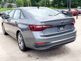 Used 2022 Volkswagen Jetta SE image 5