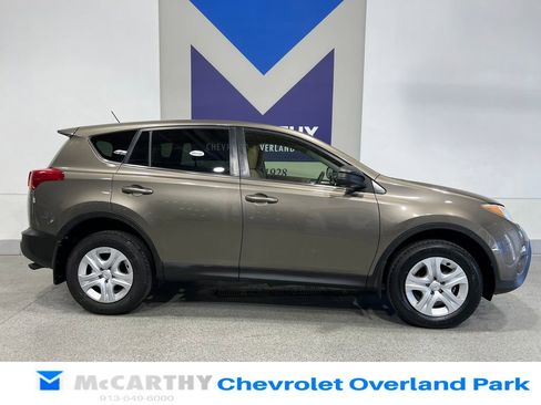 Used 2013 Toyota RAV4 LE FWD image 5