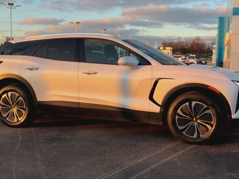 Certified 2024 Chevrolet Blazer EV LT image 9