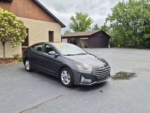 Used 2020 Hyundai Elantra Value Edition FWD image 3