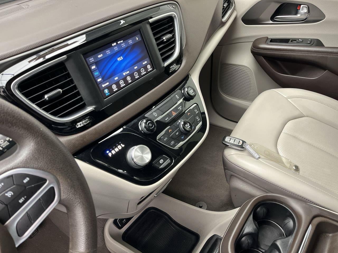 Used 2021 Chrysler Voyager Lxi FWD image 15