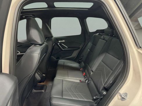 Used 2026 BMW X1 xDrive28i w/ Technology Package image 9