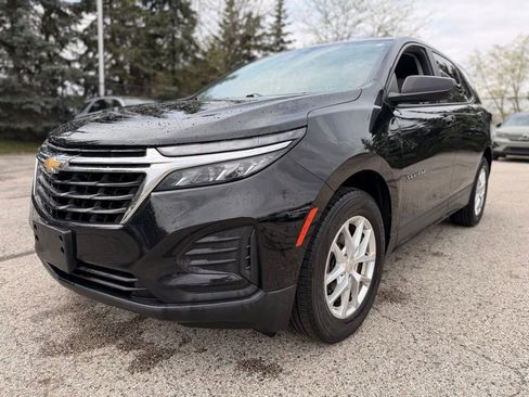 Used 2022 Chevrolet Equinox LS w/ LS Convenience Package AWD/4WD image 3