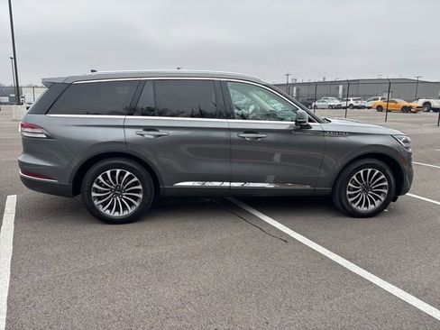 Certified 2023 Lincoln Aviator Reserve w/ Equipment Group 201A image 5