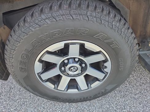 Used 2021 Toyota 4Runner TRD Off-Road AWD/4WD image 10