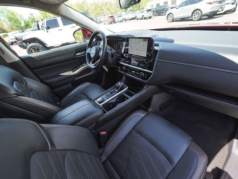 Used 2023 Nissan Pathfinder Platinum AWD/4WD image 43