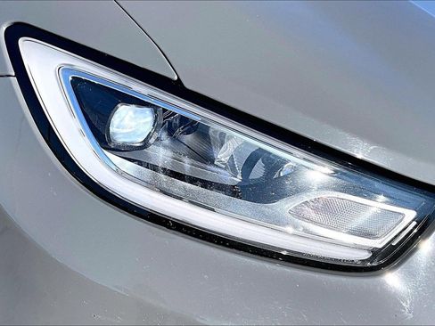 Used 2022 Chrysler Pacifica Touring-L image 30