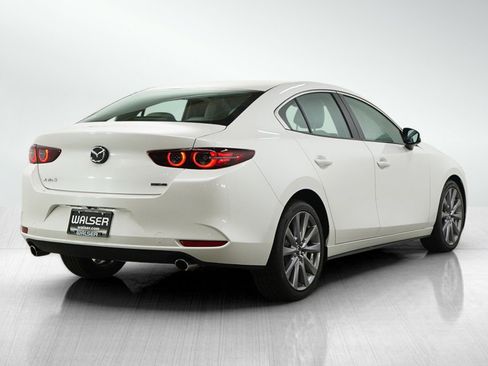 Used 2019 MAZDA MAZDA3 Sedan FWD image 5