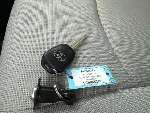 Used 2023 Toyota Corolla Cross L AWD/4WD image 31