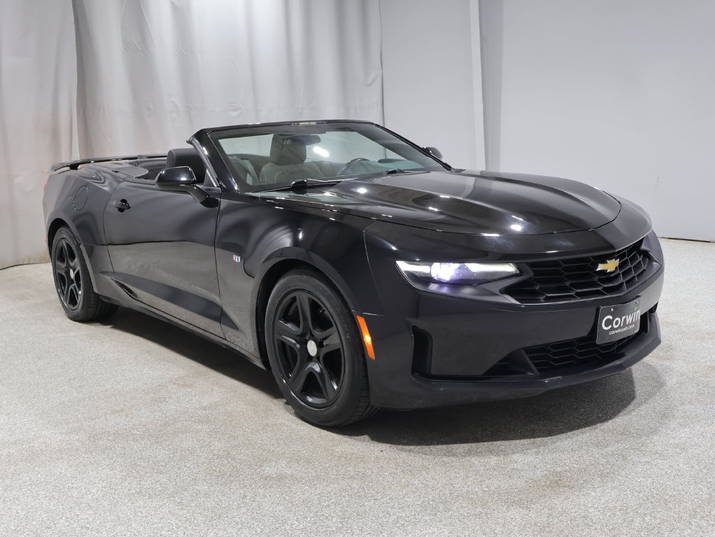 Used 2023 Chevrolet Camaro LT RWD image 9