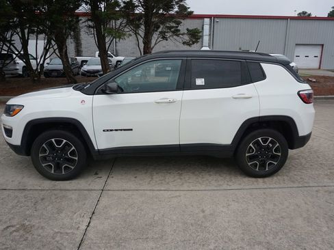 Used 2019 Jeep Compass Trailhawk w/ Cold Weather Group AWD/4WD image 19