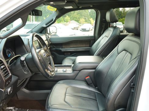 Used 2021 Ford Expedition Limited image 16