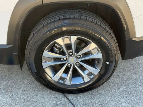 Used 2025 Chevrolet Equinox LT image 30