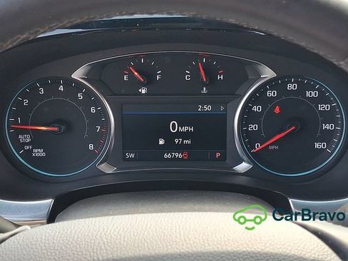 Used 2023 Chevrolet Traverse LT FWD image 21