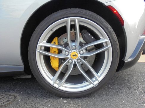 Used 2021 Ferrari Roma RWD image 28