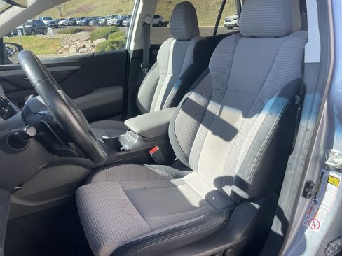 Used 2020 Subaru Outback Premium image 11