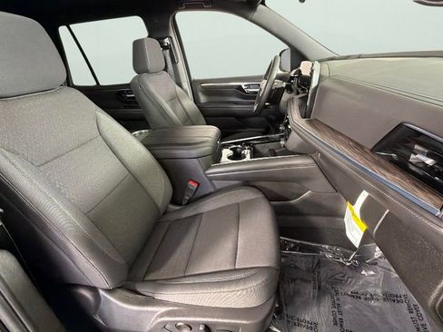 Certified 2025 Chevrolet Tahoe LS RWD image 38