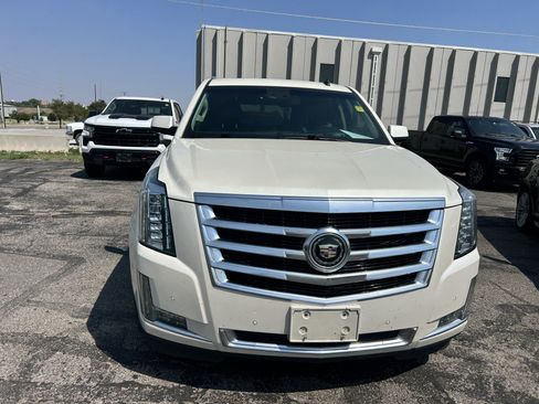 Used 2015 Cadillac Escalade Premium AWD/4WD image 7