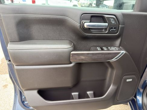 Used 2020 Chevrolet Silverado 1500 LTZ w/ LTZ Premium Package image 15