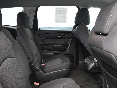 Used 2015 Chevrolet Traverse LT w/ Style and Technology Package FWD image 13