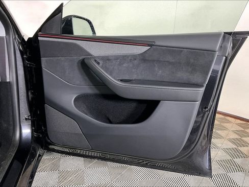 Used 2026 Tesla Model Y Long Range RWD image 22
