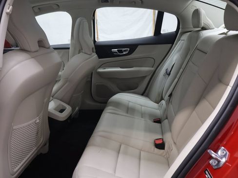 Used 2019 Volvo S60 T5 Momentum w/ Premium Package FWD image 14